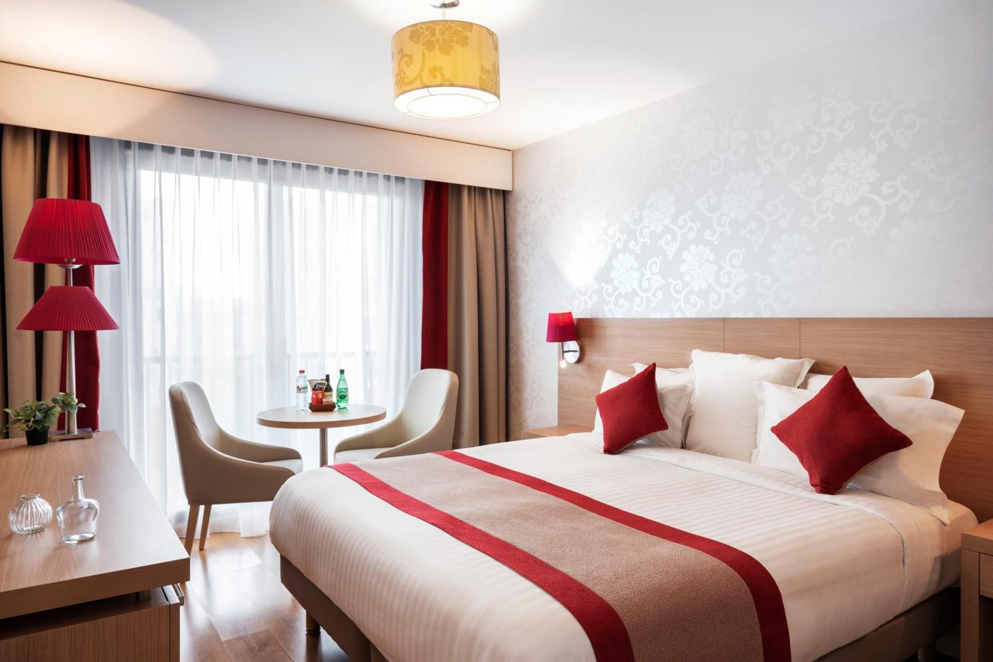 Residhome Paris-evry Aparthotel