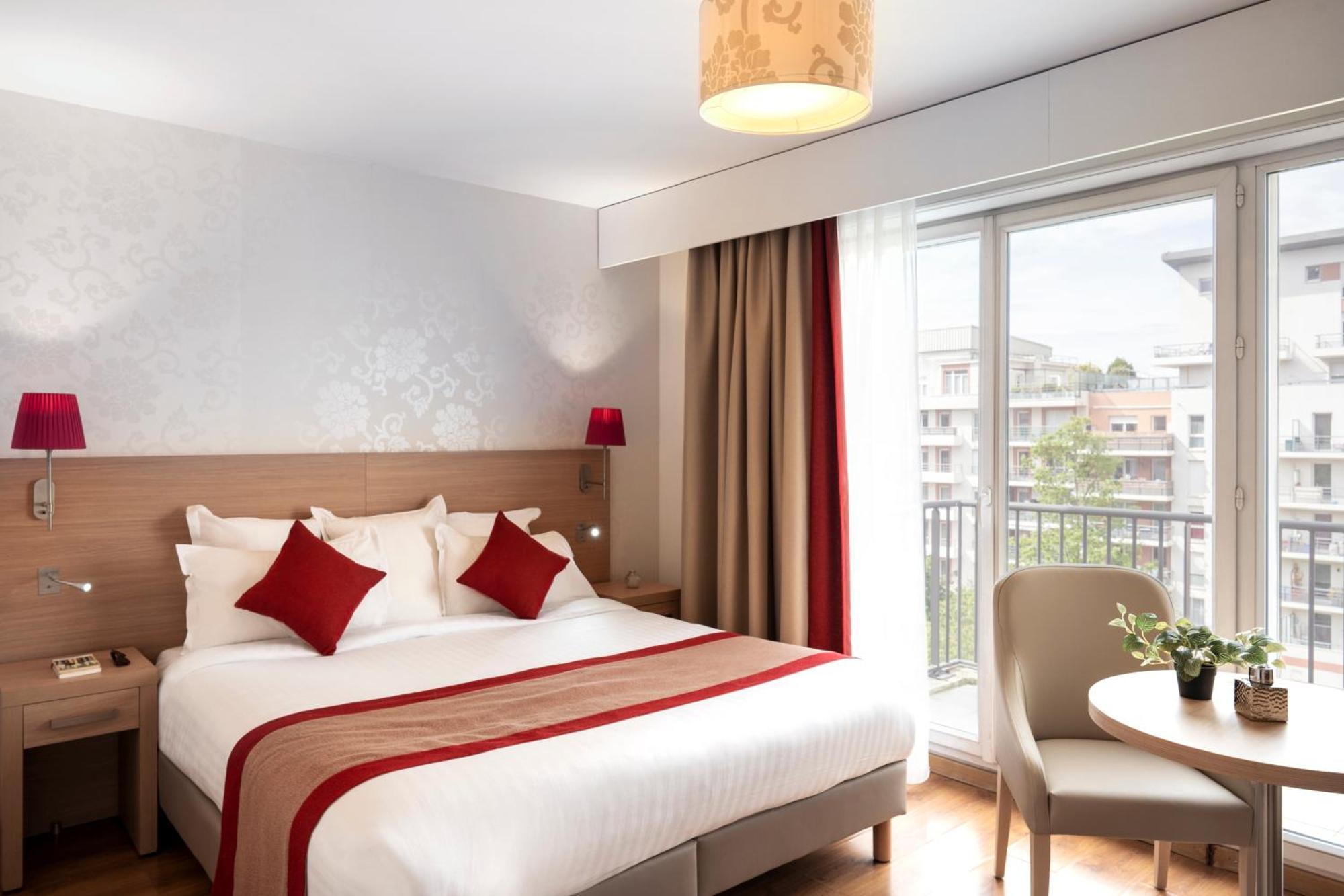 Residhome Paris-evry Aparthotel 4*